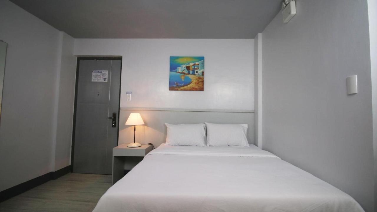 Sands Hotel Nasugbu Exterior photo